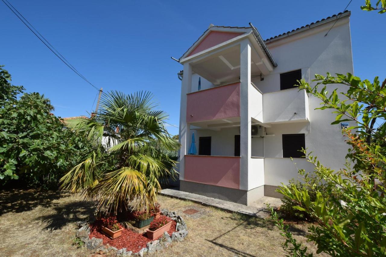 Apartments Petrovic Malinska Esterno foto