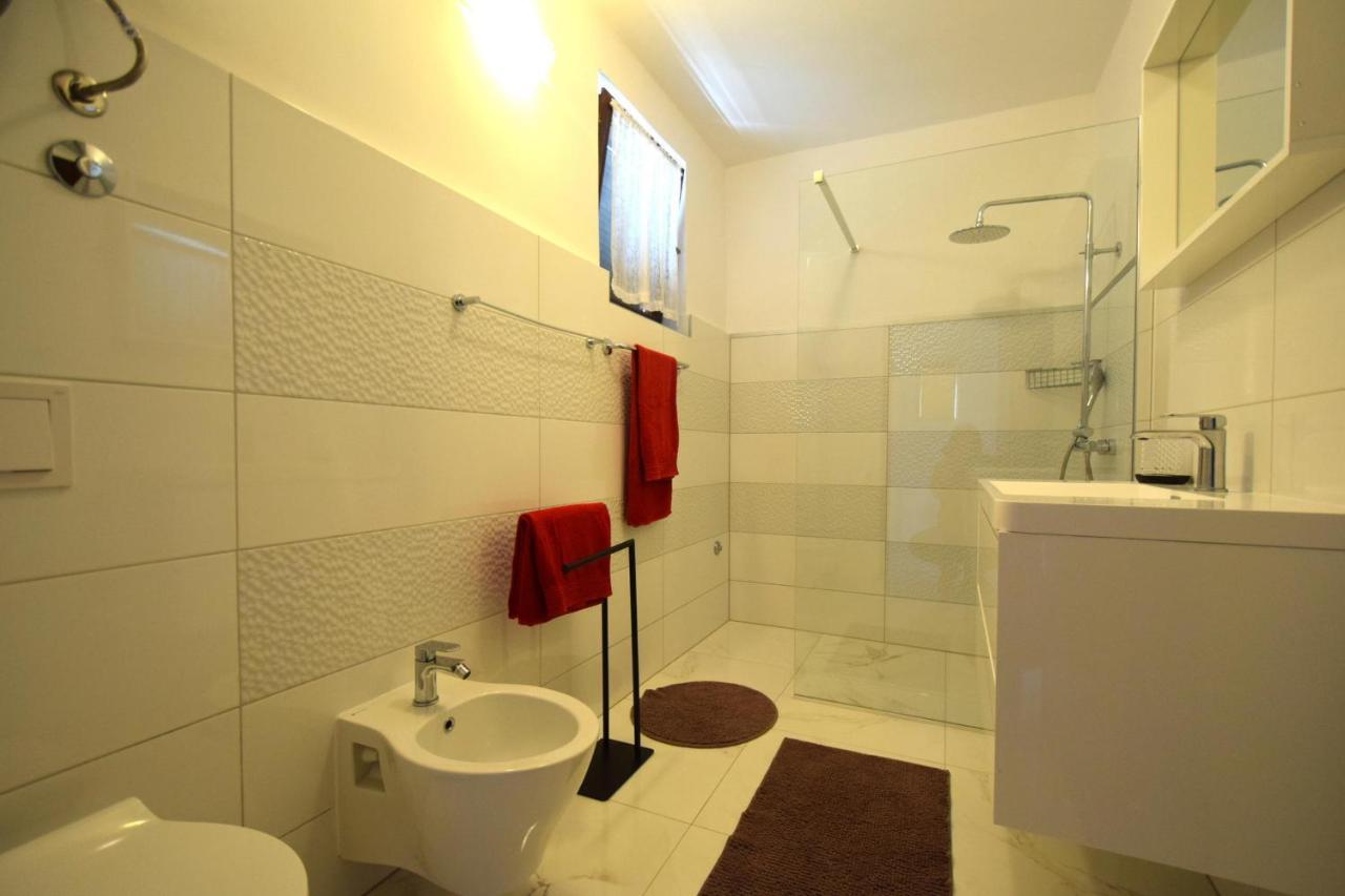 Apartments Petrovic Malinska Esterno foto