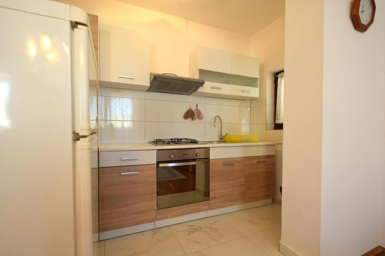 Apartments Petrovic Malinska Esterno foto