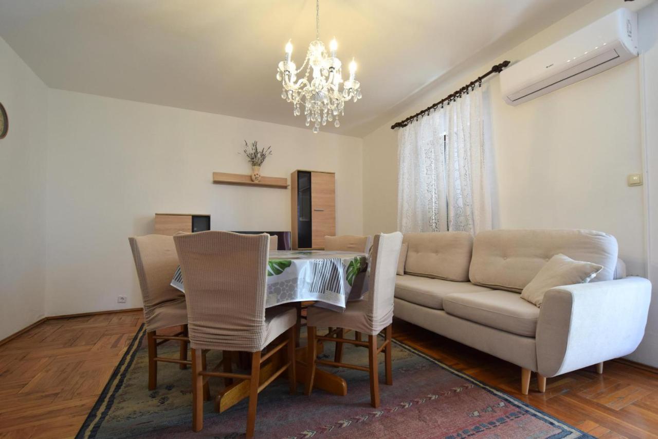 Apartments Petrovic Malinska Esterno foto