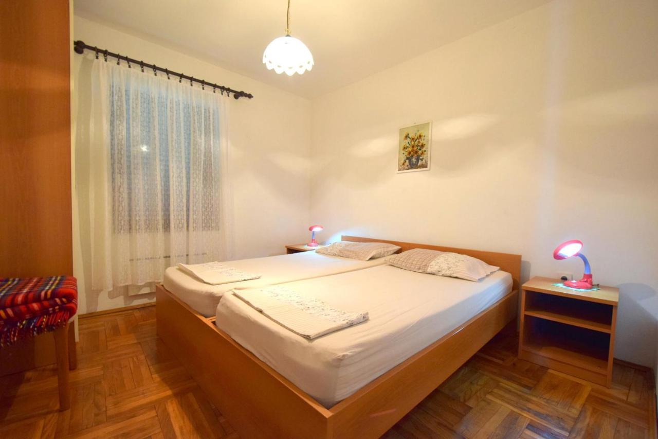 Apartments Petrovic Malinska Esterno foto